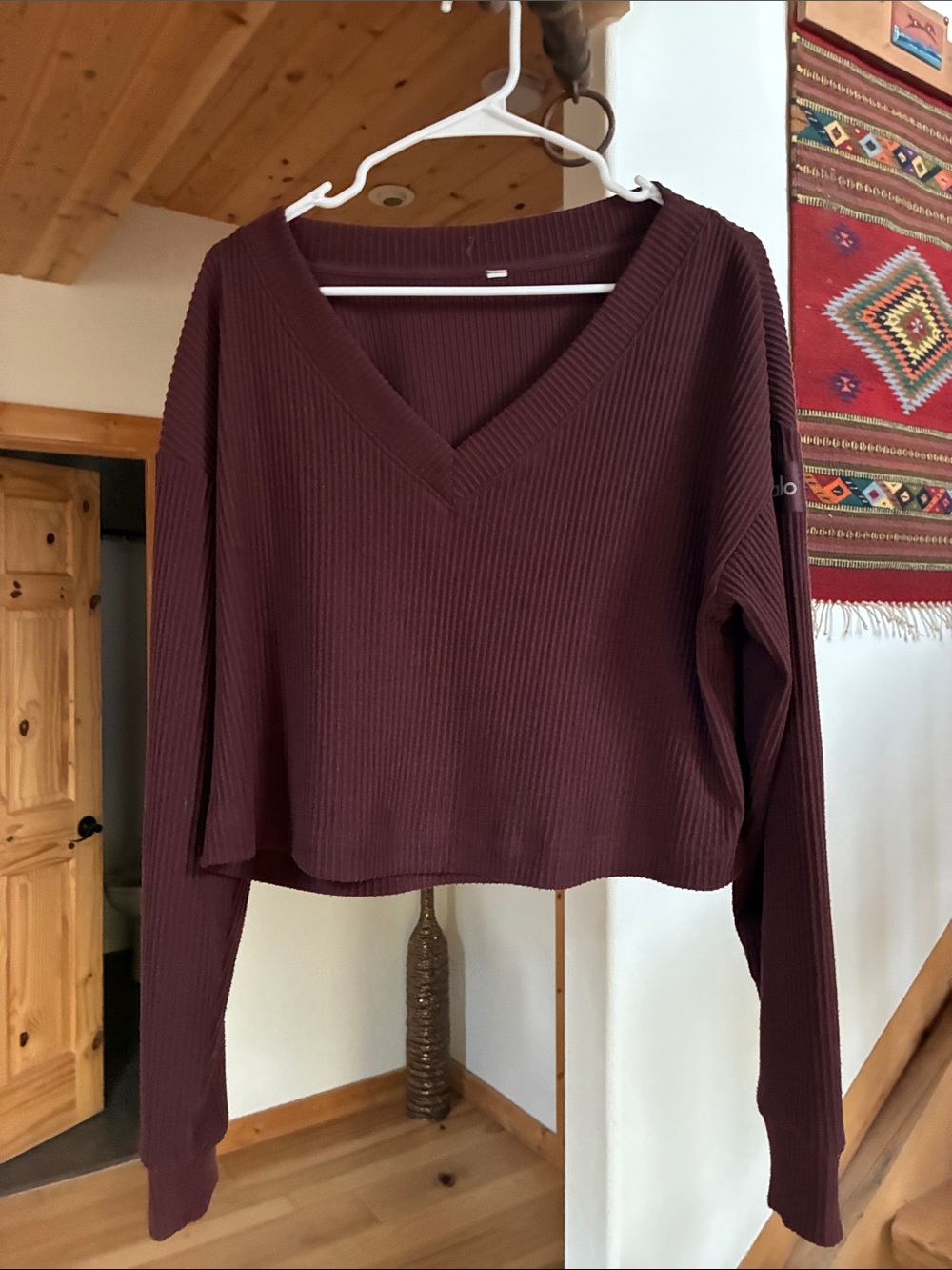 ALO Yoga Ribbed V-Neck Long Sleeve Top - Burgundy